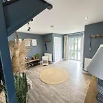 Baywatch - Seaview And Balcony - Part Of The The Bay Filey Village With Pool, Gym And Direct Access, Pub, Restaurant, Tennis And Meadows Walks Reighton