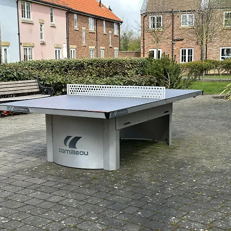 Baywatch - Seaview And Balcony - Part Of The The Bay Filey Village With Pool, Gym And Direct Access, Pub, Restaurant, Tennis And Meadows Walks Reighton