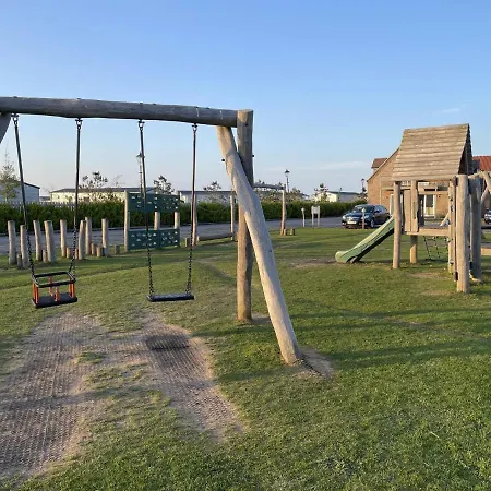 Baywatch - Seaview And Balcony - Part Of The The Bay Filey Village With Pool, Gym And Direct Access, Pub, Restaurant, Tennis And Meadows Walks * Reighton