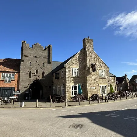 Baywatch - Seaview And Balcony - Part Of The The Bay Filey Village With Pool, Gym And Direct Access, Pub, Restaurant, Tennis And Meadows Walks Dom wakacyjny *