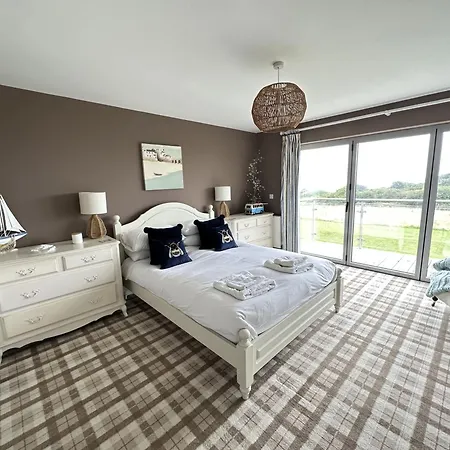 Dom wakacyjny Baywatch - Seaview And Balcony - Part Of The The Bay Filey Village With Pool, Gym And Direct Access, Pub, Restaurant, Tennis And Meadows Walks Reighton