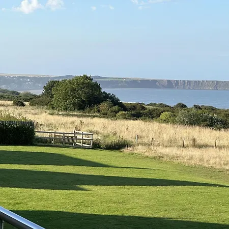 Baywatch - Seaview And Balcony - Part Of The The Bay Filey Village With Pool, Gym And Direct Access, Pub, Restaurant, Tennis And Meadows Walks بيت للعطل Reighton