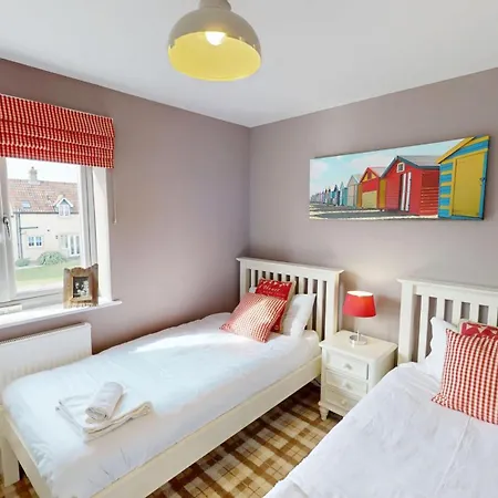 Baywatch - Seaview And Balcony - Part Of The The Bay Filey Village With Pool, Gym And Direct Access, Pub, Restaurant, Tennis And Meadows Walks Dom wakacyjny *