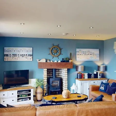 Сasa de vacaciones Baywatch - Seaview And Balcony - Part Of The The Bay Filey Village With Pool, Gym And Direct Access, Pub, Restaurant, Tennis And Meadows Walks