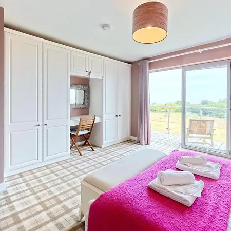 Baywatch - Seaview And Balcony - Part Of The The Bay Filey Village With Pool, Gym And Direct Access, Pub, Restaurant, Tennis And Meadows Walks Semesterbostad *