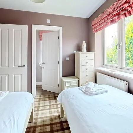Baywatch - Seaview And Balcony - Part Of The The Bay Filey Village With Pool, Gym And Direct Access, Pub, Restaurant, Tennis And Meadows Walks Semesterbostad