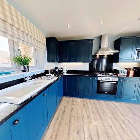 Baywatch - Seaview And Balcony - Part Of The The Bay Filey Village With Pool, Gym And Direct Access, Pub, Restaurant, Tennis And Meadows Walks Semesterbostad