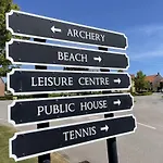 Baywatch - Seaview And Balcony - Part Of The The Bay Filey Village With Pool, Gym And Direct Access, Pub, Restaurant, Tennis And Meadows Walks Feriehus