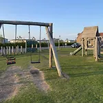 Baywatch - Seaview And Balcony - Part Of The The Bay Filey Village With Pool, Gym And Direct Access, Pub, Restaurant, Tennis And Meadows Walks * Reighton