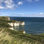 Baywatch - Seaview And Balcony - Part Of The The Bay Filey Village With Pool, Gym And Direct Access, Pub, Restaurant, Tennis And Meadows Walks Feriehus *