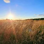 Baywatch - Seaview And Balcony - Part Of The The Bay Filey Village With Pool, Gym And Direct Access, Pub, Restaurant, Tennis And Meadows Walks Reighton